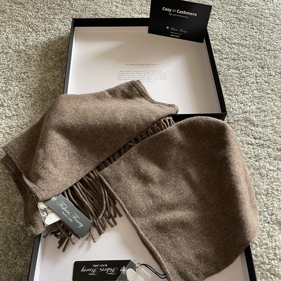 100%CASHMERE Fishers Finery 2pc Slouchy Beanie and Scarf NEW WITH TAGS! - Picture 2 of 3